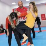 Sağlık Çalışanları Şiddete Karşı Savunma Sporları Öğreniyor